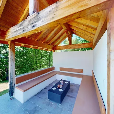 Majestic With Indoor Pool * ננדה