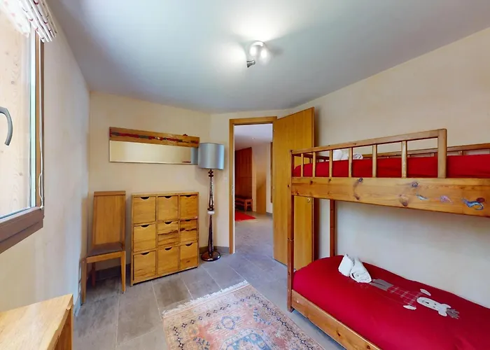 Majestic With Indoor Pool ננדה