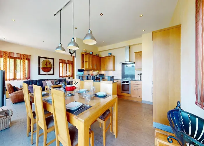 Majestic With Indoor Pool 木屋 *