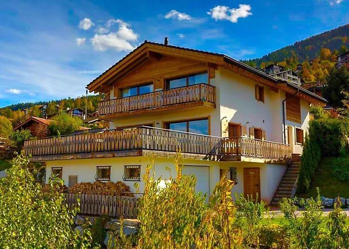 בקתה Majestic With Indoor Pool ננדה